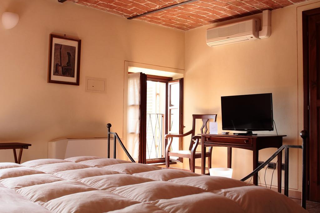 Вилла Cascina La Carlotta Castel Boglione Экстерьер фото